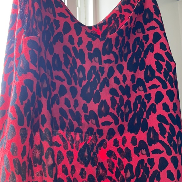 Ladies red and black pattern print - Picture 5 of 5